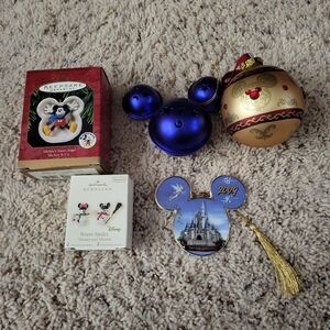 A set of 6 total Disney/Hallmark Keepsake Mickey Mouse/WDW ornaments. Like New